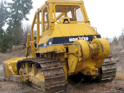 Xe ủi Komatsu D83E