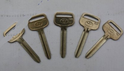 Chìa khóa ô tô TOYOTA 01