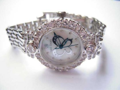 Đồng hồ mặt bướm nữ tính Royal Crown WA-W126