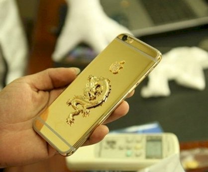 iPhone 6 mạ vàng 24K với Rồng vàng nguyên khối