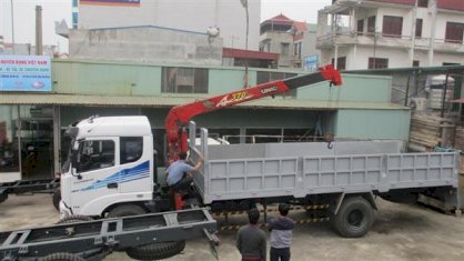 Xe tải Dongfeng C260 gắn cẩu Unic 370