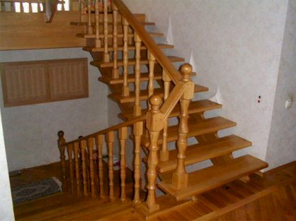 Cầu thang gỗ GTN016