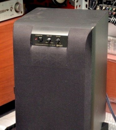 Loa Sub điện Yamaha SW 45 (màu đen)