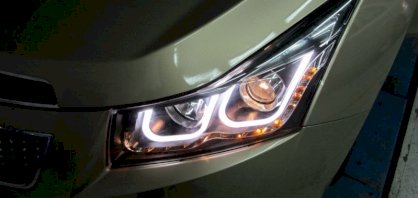 Độ đèn pha kiểu BMW cho xe Chervolet Cruze 2015