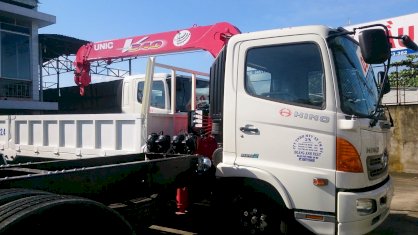 Xe tải HINO FC 6,4 tấn gắn cẩu Unic 340