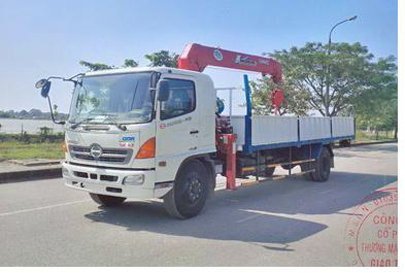 Cho thuê ô tô tải gắn cẩu - Hino FG8JPSL gắn cẩu Unic 555 6,2 tấn