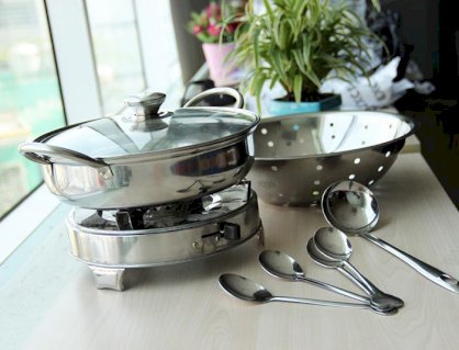 Bộ 9 món nhà bếp inox nồi lẩu, rổ, bếp cồn, muỗng, vá cao cấp