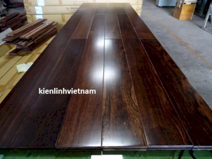 Sàn gỗ Chiu Liu Lào sơn UV Kiên Linh 15x90x1820mm
