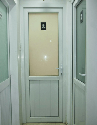 Cửa nhà vệ sinh nhôm Vân Gỗ VN01