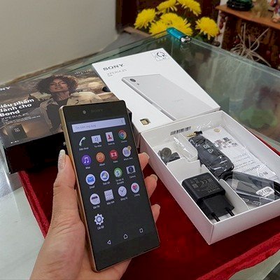 Sony Xperia Z5 Dual Gold  32Gb hàng FPT Shop chưa kích hoạt BH Full Box.