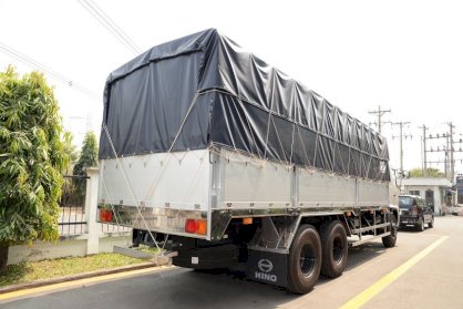 Xe tải thùng mui bạt HINO FG9JPSU 7T5