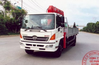 Xe tải Hino model FG8JPSL tải trọng 6,8 tấn gắn cẩu 5 tấn