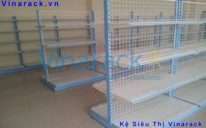 Kệ siêu thị lưng lưới thép Vinarack