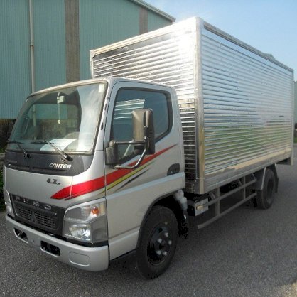 Xe tải thùng kín Mitsubishi FUSO 1.9 tấn thùng dài 4.5m