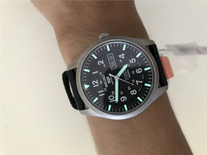 Đồng hồ nam Seiko quân đội SNZG15J