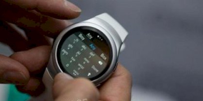 Đồng hồ điện thoại Hàn Quốc mặt tròn màn hình HD MT24-03