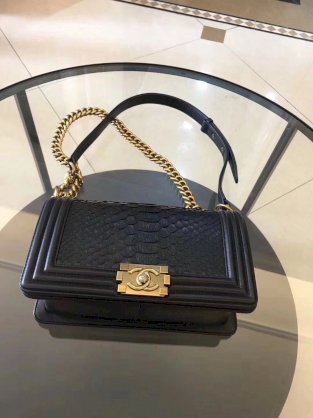 Túi xách Chanel Le Boy 2018 hàng Vip MS 67086-120