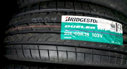 Lốp xe 235/60 R18 Bridgestone DHPS