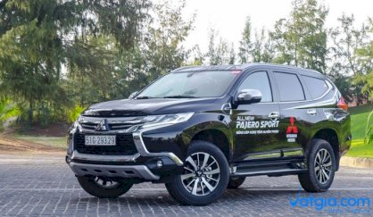 Ô tô Mitsubishi Pajero Sport Gasoline 4x4 AT PREMIUM 2018 (Đen)