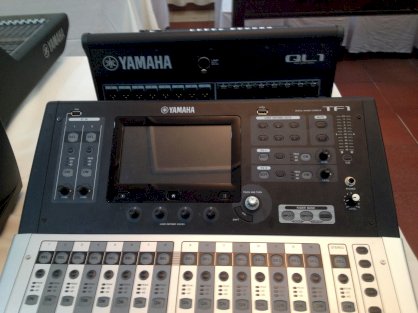 Mixer Yamaha TF-5