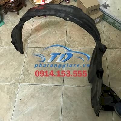 Chắn bùn lòng dè phải Toyota Fortuner 538060K100