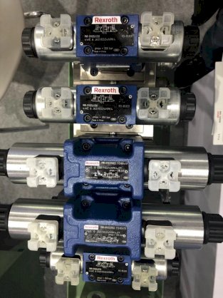 Van thủy lực Rexroth  4WE 10-E50/HG24N9K4/M4