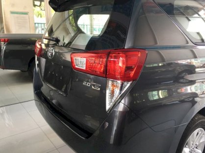 Toyota innova 2.0E MT