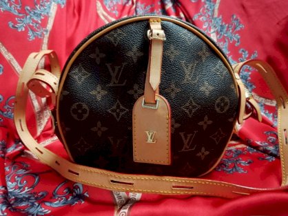 Túi xách Louis Vuitton dáng tròn 05401