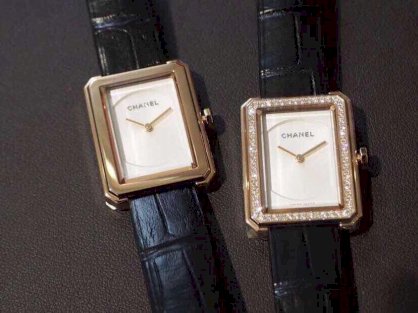 Đồng hồ nữ Chanel mặt trắng viền vàng CN002