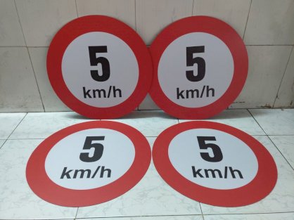Biển báo giao thông hạn chế tốc độ 5 km/h