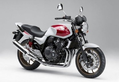 Motor Honda CB400SF 2019