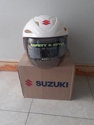 Nón Suzuki màu trắng