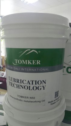Dầu cắt gọt pha nước – Dạng bán tổng hợp Tomker N50 (18 lít)