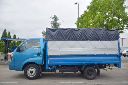 Xe tải Kia K250 thùng mui bạt tải trọng 2.5 tấn