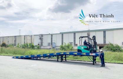 Cầu dẫn xe nâng 3 khúc Vramp 10Ton