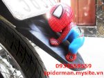 Người Nhện Spiderman Màu Đỏ Gắn Vào Xe Máy