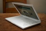 Bán Gấp Macbook White-Core 2Duo T8100, Ram 2G, Ổ Cứng 120G.giá: 5Triệu