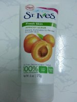 Sữa Rửa Mặt Stives Fresh Skin Apricot Scrub Của Mỹ