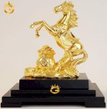 Tượng Ngựa Đứng Trên Đồng Tiền Mạ Vàng - Đồ Đồng Ngọc Tùng