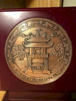 Đĩa Hợp Kim Giả Đồng Đỏ 1000 Năm Thăng Long, Chạm Nổi Khuê Văn Các