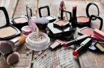 Nên Học Makeup Cơ Bản Online Hay Học Makeup Trực Tiếp Tại Trung Tâm