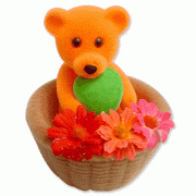 Gấu trong chậu hoa