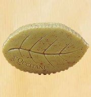 Verbena Soap with Leaves (75g)-Xà bông Verbena hình dạng chiếc lá (L'occitane)