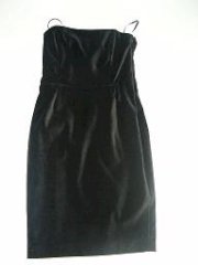 Váy quây nhung đen Club Monaco