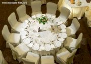 Áo ghế nhà hàng tiệc cưới Cream-wedding-chair-covers