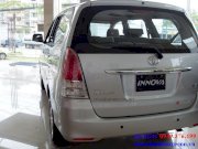 Kính lưng có song Toyota Innova 2009