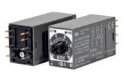 Timer chân dẹp IDEC GT5Y-4SN3A200