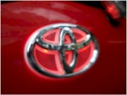 Logo Toyota Yaris có đèn