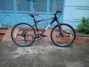 Xe đạp thể thao MTB GT Avalanche 2.0 đen