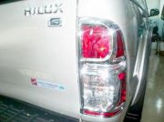 Viền đèn sau Toyota Hillux Vigo